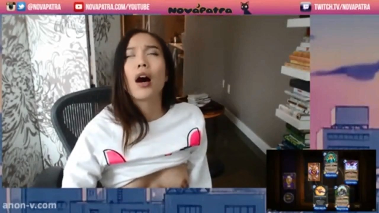 Gamer Girl Accidentally Caught Masturbating On Live Stream Video XXXPicz