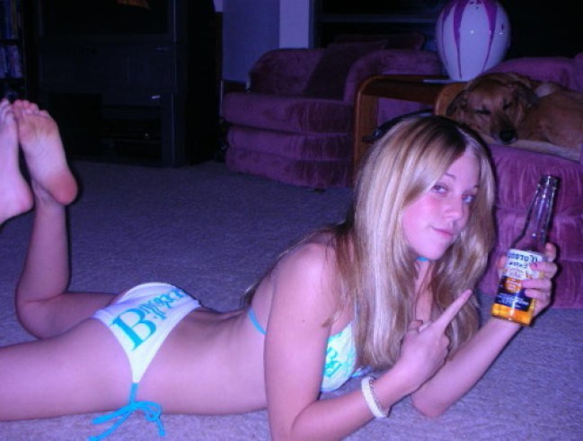 Jenniffer love hewitt pictures bikini