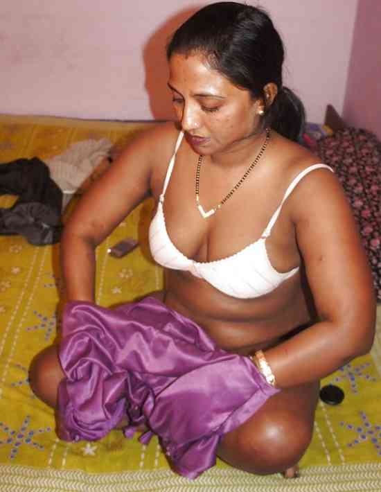 Nangi Indian Desi Aunty Nude Photo Naked Big Boobs Image Porn 2
