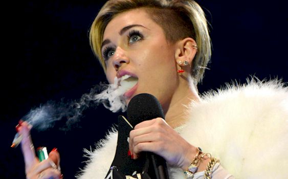 Miley Cyrus Camel Toe Pussy