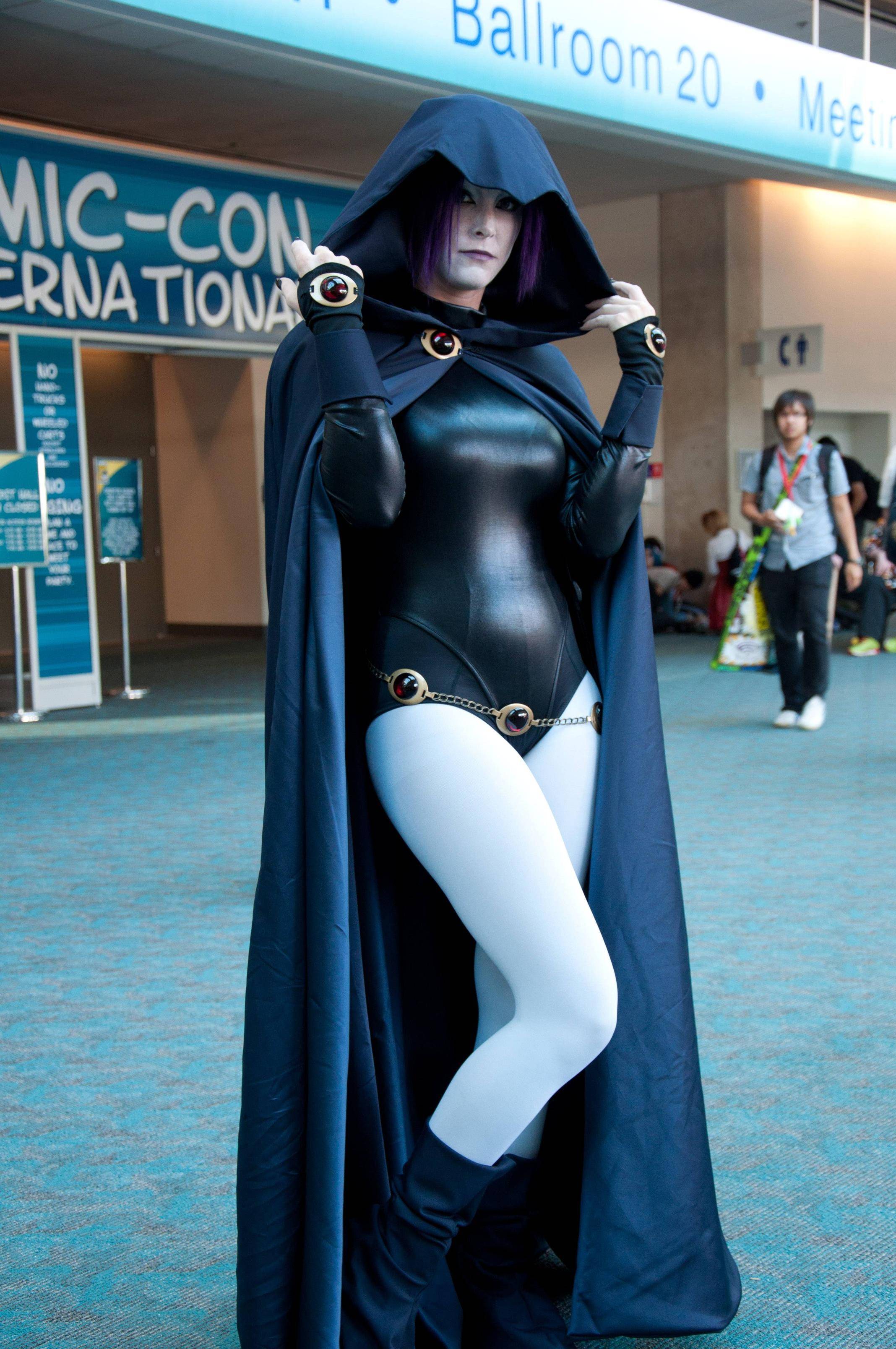 Raven cosplay naked