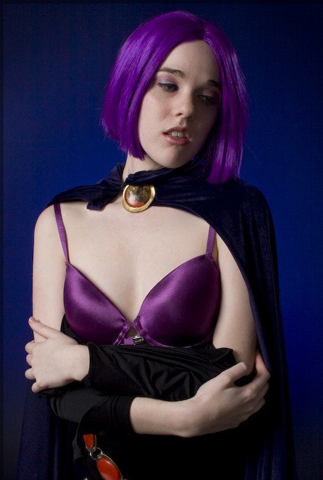 Raven nude cosplay