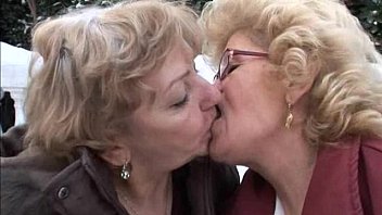 Granny lesbian porno