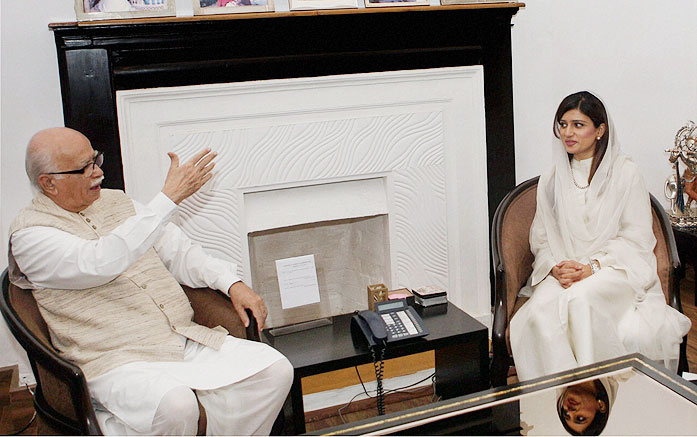 senior leader advani with pakistans foreign minister hina rabbani khar at a  meeting in new delhi pti - XXXPicz